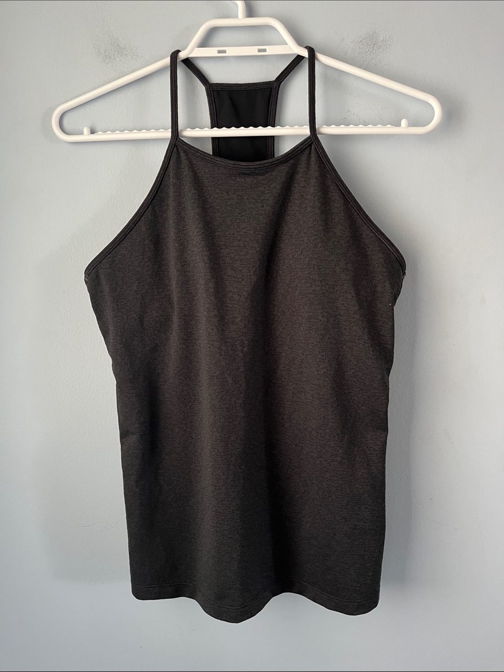 GAP Fit Black Textured Racerback Workout Tank Built-In Bra Removable Pads Size M